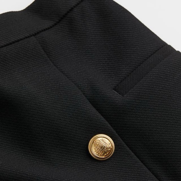 Gorgeous mini skirt - Picture 6 of 8